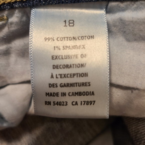 Old Navy The Flirt size 18 Boot Cut Mid Rise Dark Rinse - Picture 7 of 8